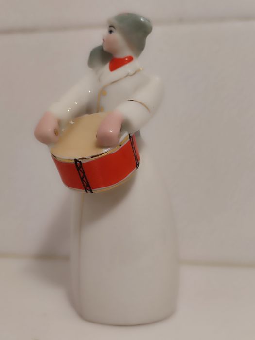 Фігурки порцеляна