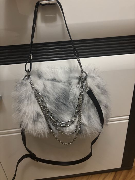 пушиста сумка y2k на зиму середнього розміру