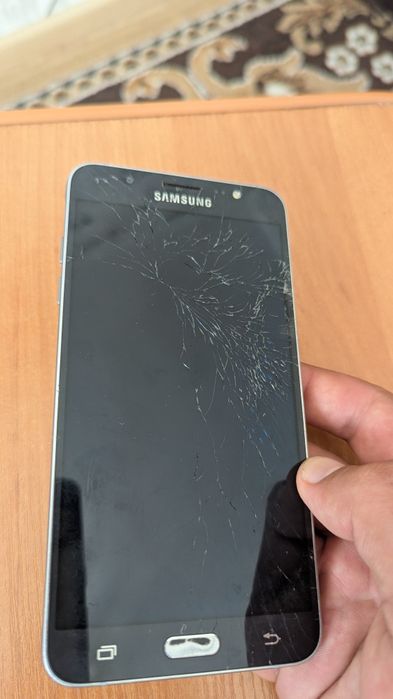 Samsung j7 SM-J710FN