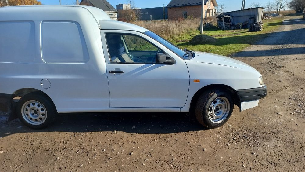 Seat inca 2000     .