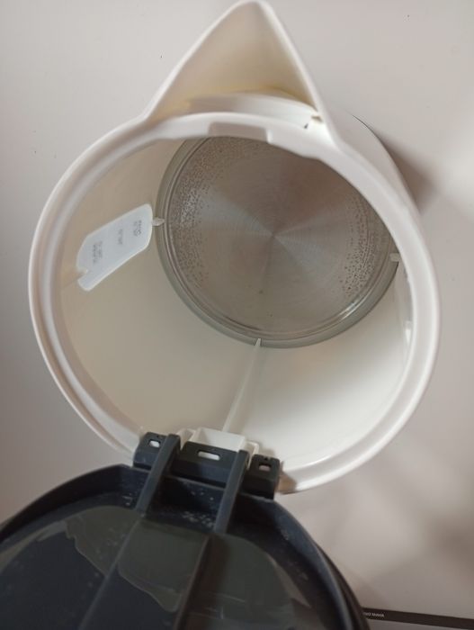 Czajnik elektryczny Grifema GC1001 0,8 litra, 1100W, podstawa 360º