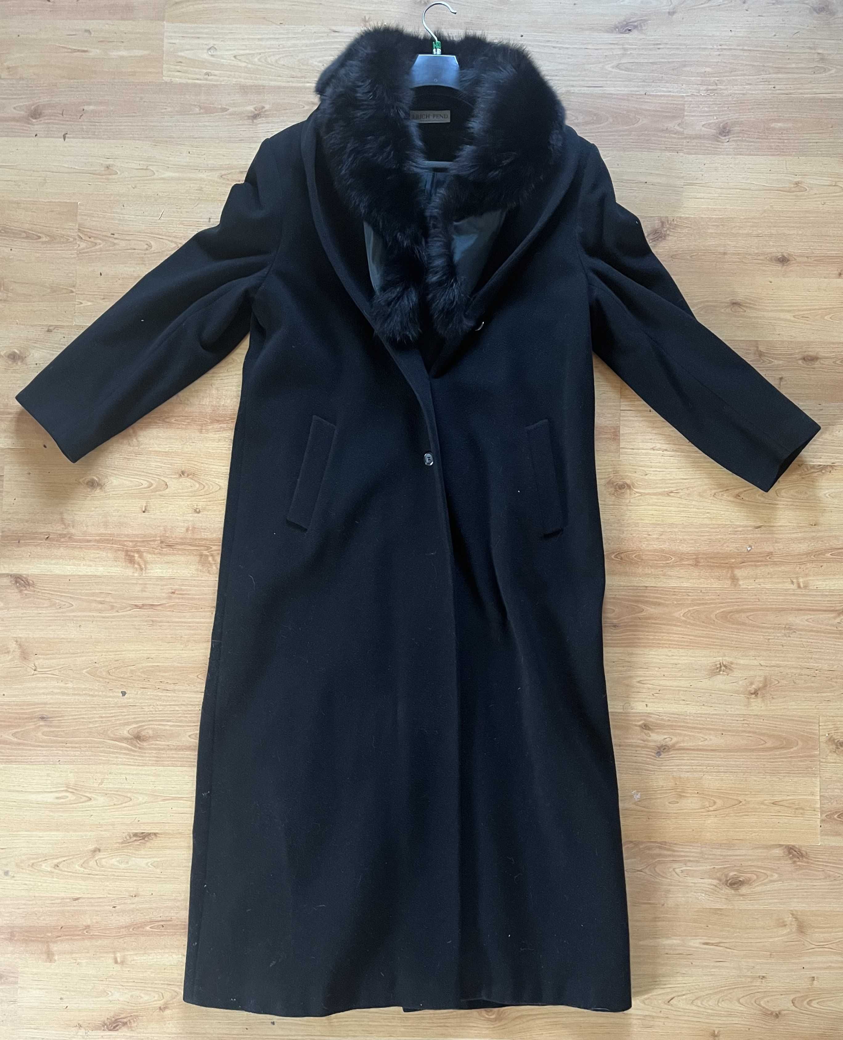 Elegancki płaszcz Erich Fend ze sztucznym misiem Wool and Cashmer