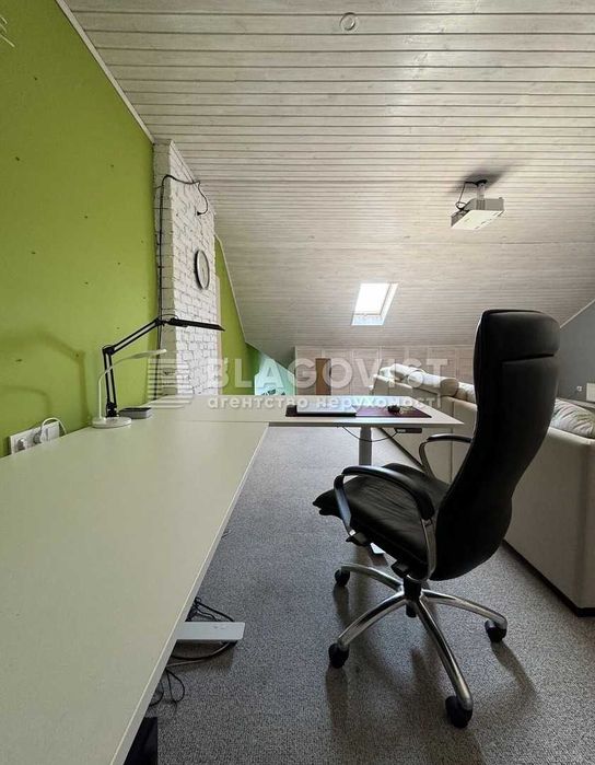 Продаж 2пов. будинку 220м2 , Хотів