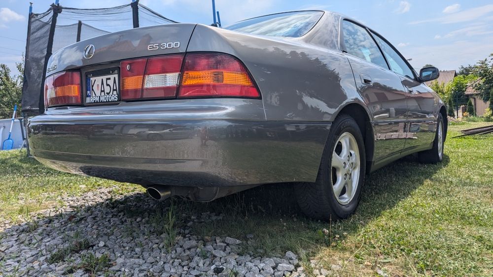 Lexus ES 300 3.0 V6
