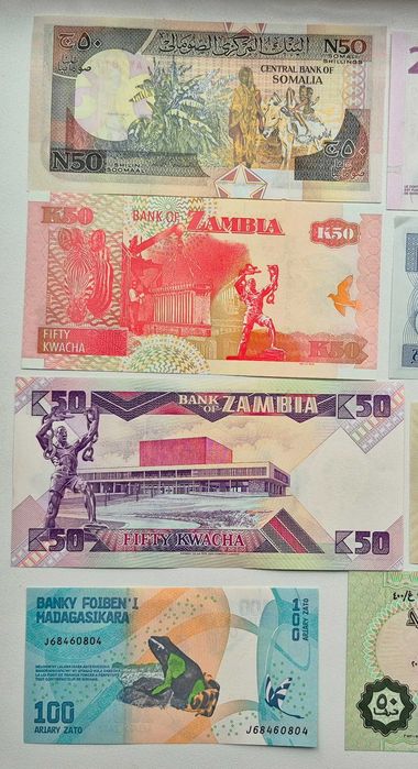 Набір банкнот Африки 1990 - 2000 років 12 бон без повторів UNC