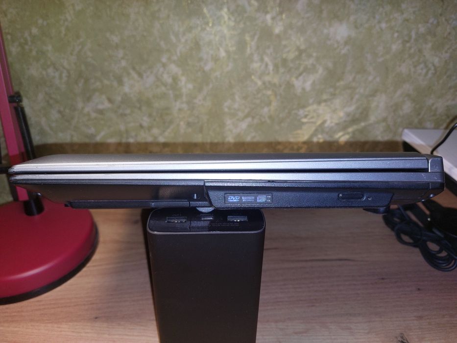 Ноутбук Asus F5R полностью работающий и исправный.