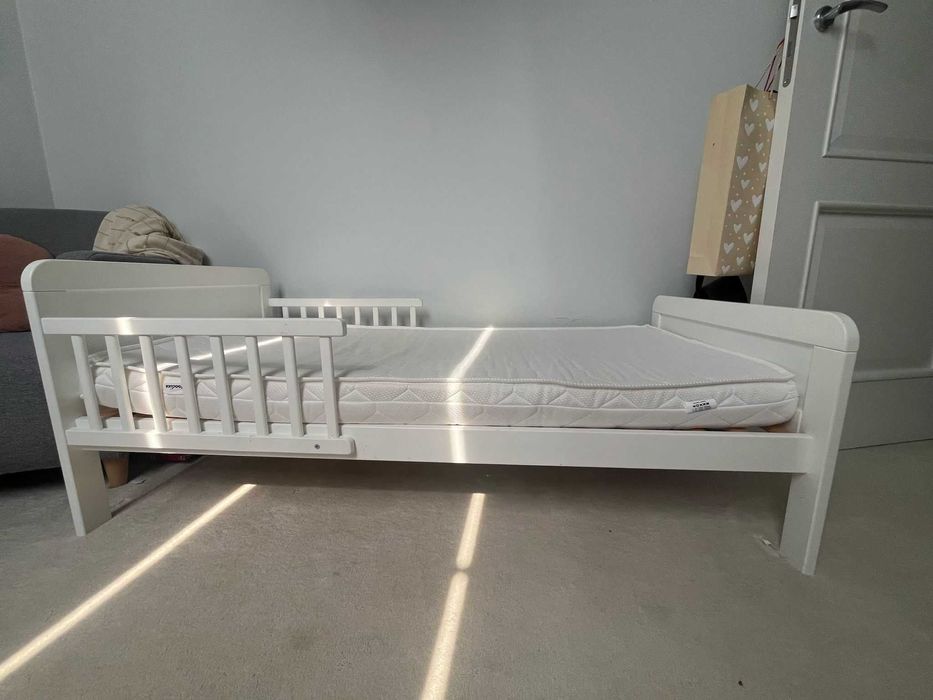 Łóżeczko dziecięce 140x70 dla 3 latka + materac premium
