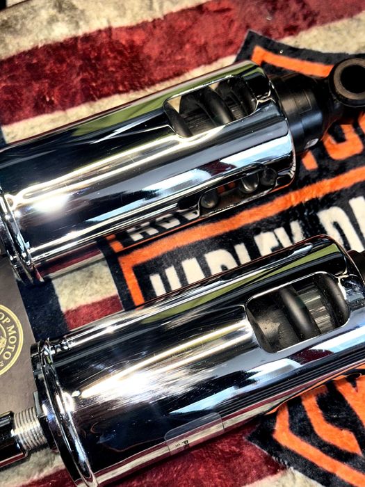 Задні амортизатори Harley Softail 2000-2017, оригінал та тюнінг