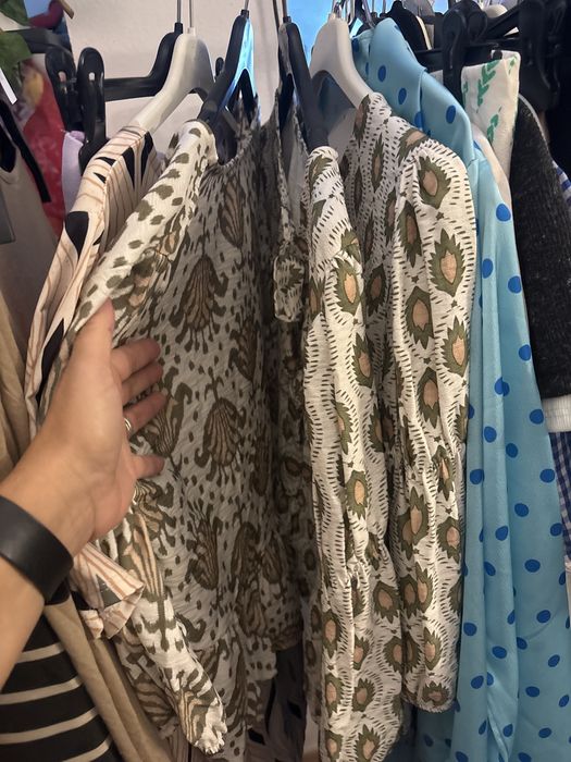Lote de roupa todos oa tamanho e quanlidade
