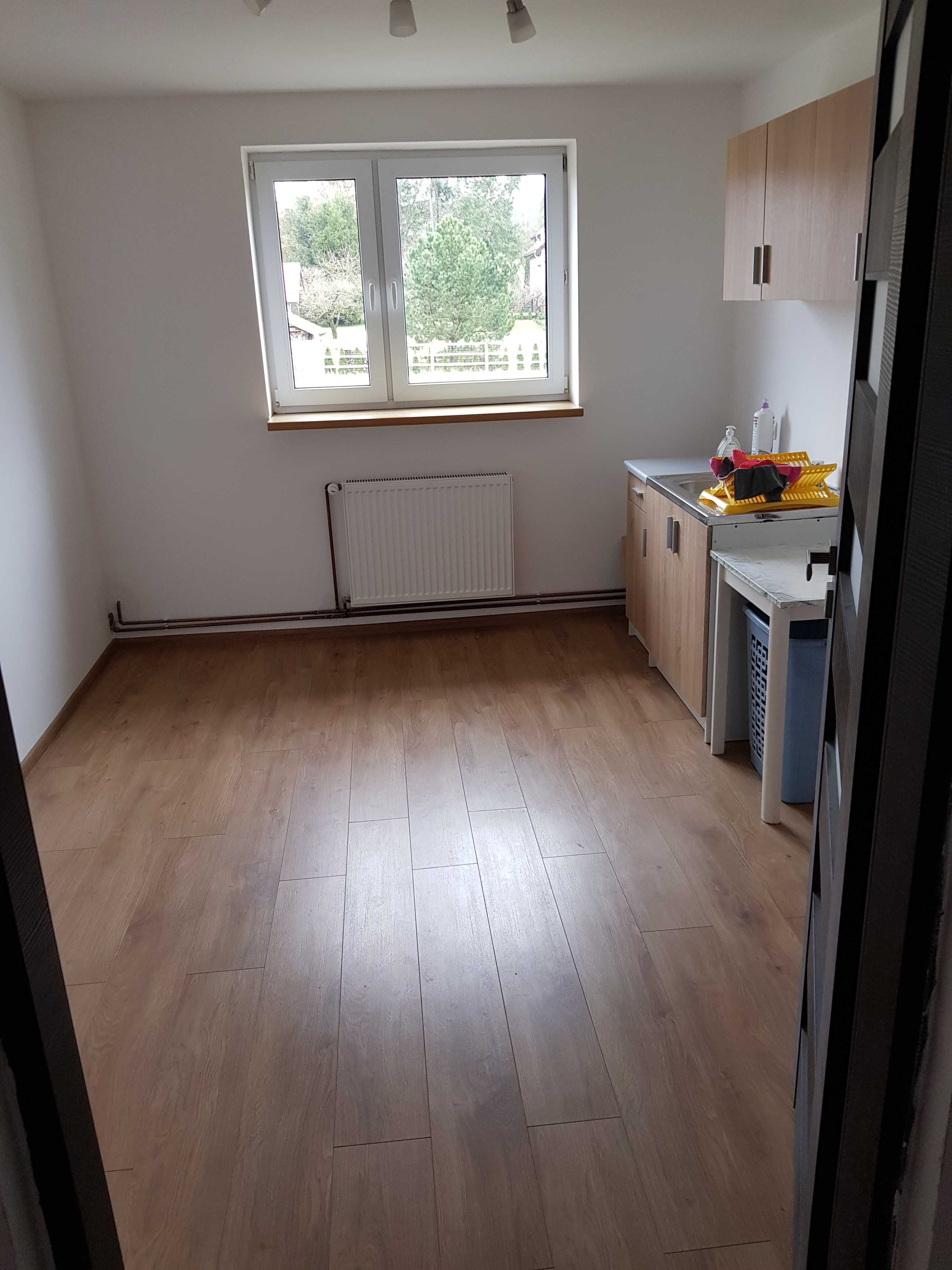 Sala/hala plus 5 lokali do wynajęcia budynek 200 m kw