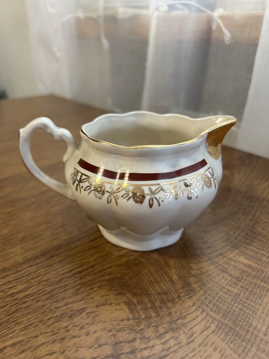 Mlecznik dzbanek na mleko Chodzież kremowa porcelana bordo złote kwiat