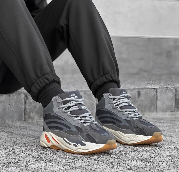 Чоловічі Зимові Кросівки Adidas Yeezy Boost 700 v2 з хутром до -21 °