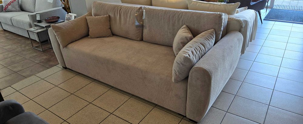 Sofa z bardzo dużym spaniem 168 cm CARMEN