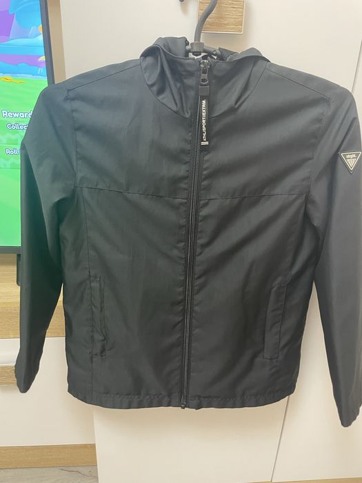 Куртка вітровка 134 см.