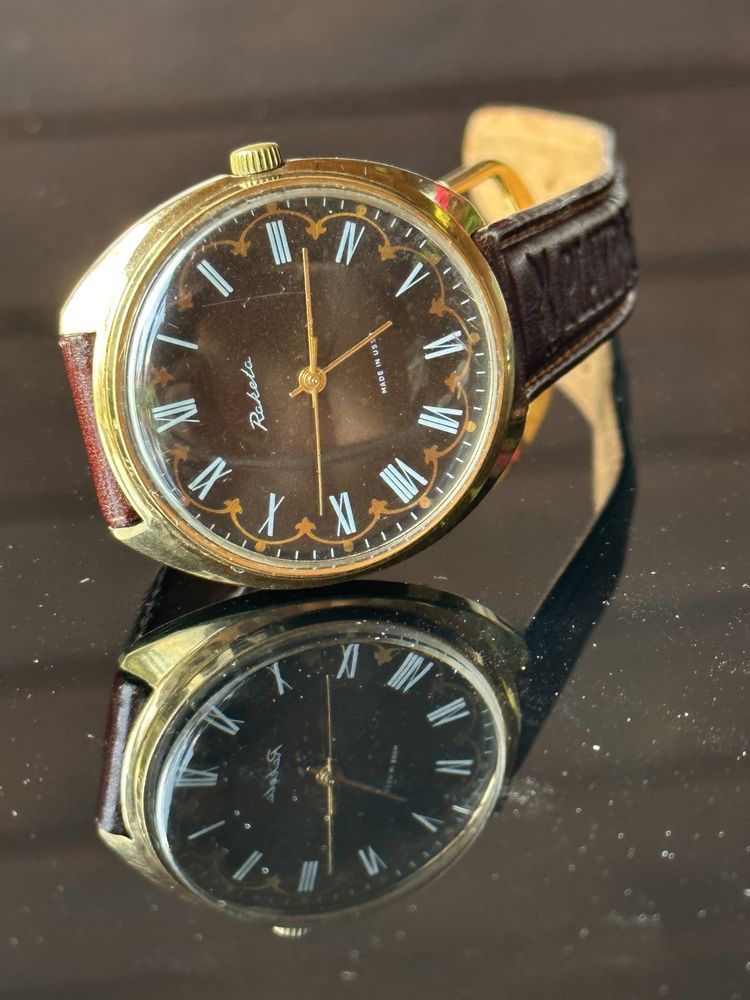 Pozłacany zegarek mechaniczny Rakieta made USSR ok 39 mm !! Zdobiony !