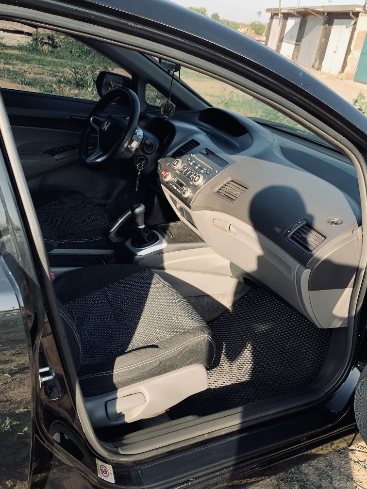 Продам Honda Civic 4d