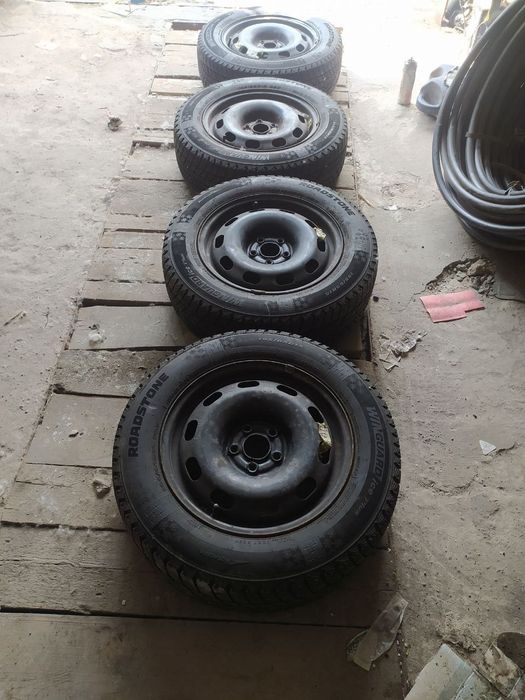 Зимова гума і диски майже нова 195/65 R15 Roadstone 6Jx15H2