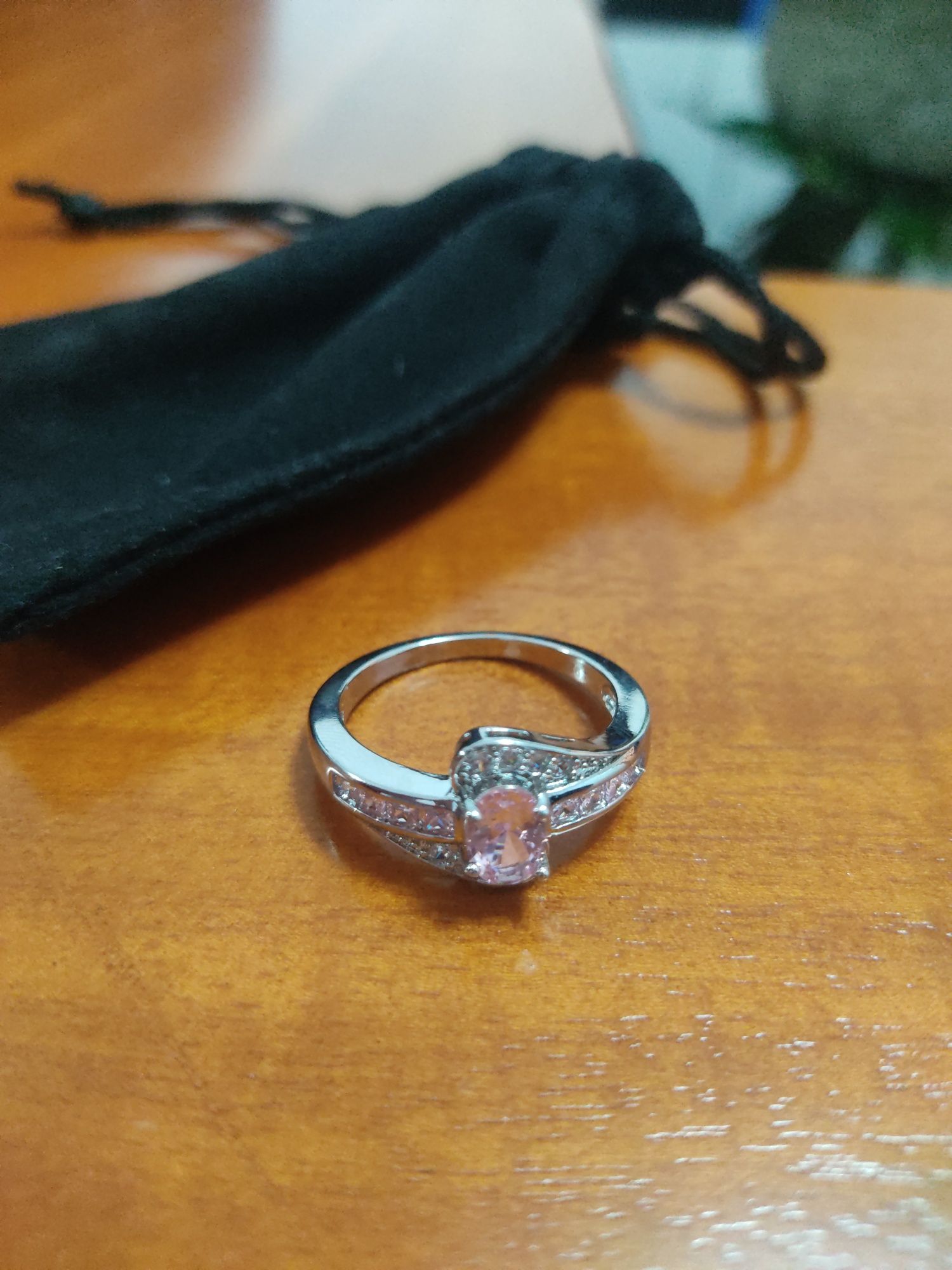 Anel de Prata com Zircônia Cúbica Rosa