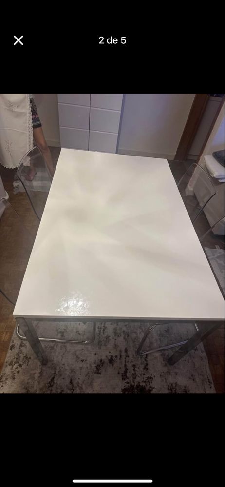 Vendo mesa e 4 cadeiras
