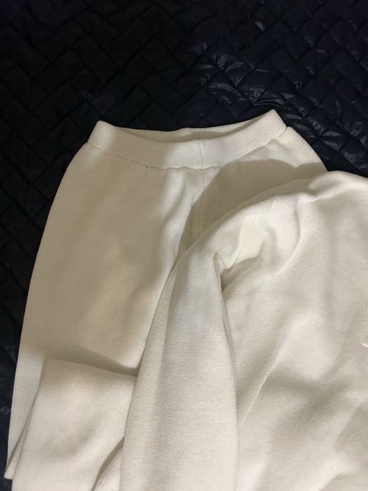 Костюм білий,вʼязаний