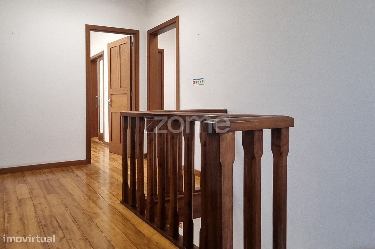 Moradia T8 - Bairro da Vitória