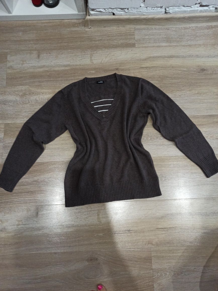 Sweter damski. .