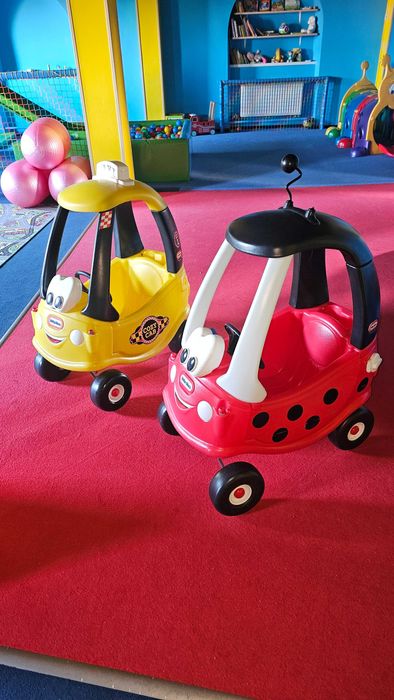 zabawki, jeździki, klocki