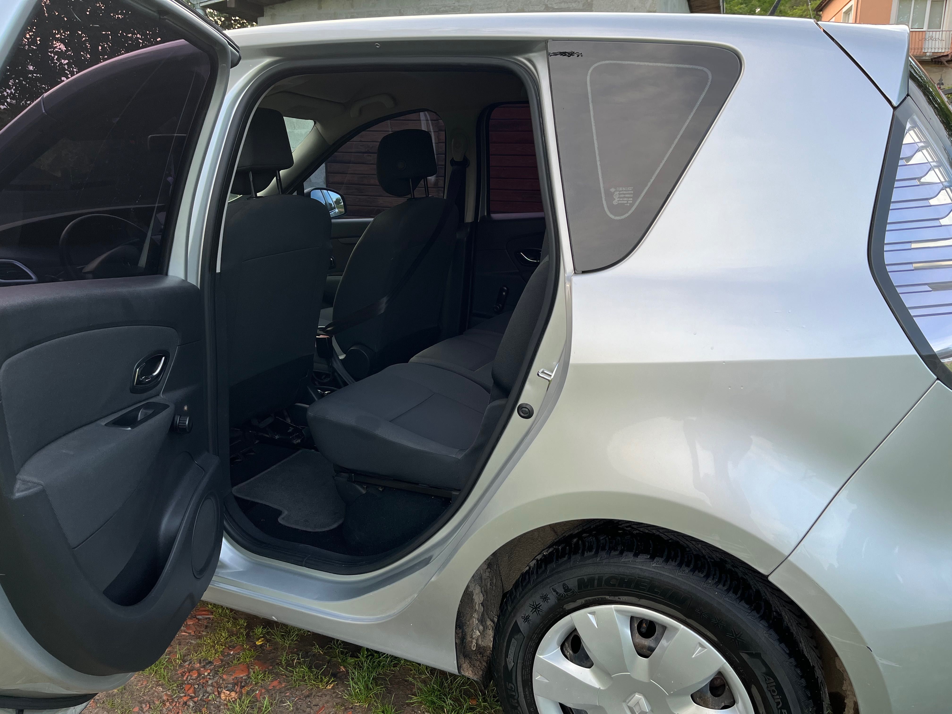 Renault Scenik 2012