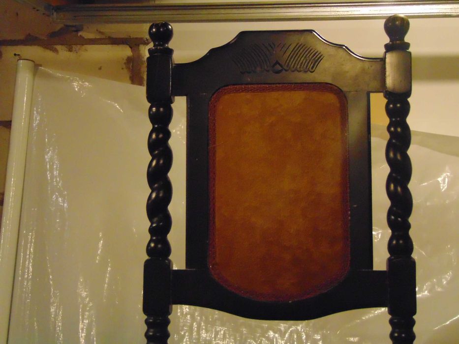 Komplet krzeseł tapicerowanych