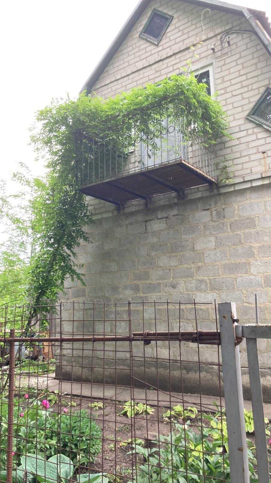 Продам четыре смежных дачных участка с домом