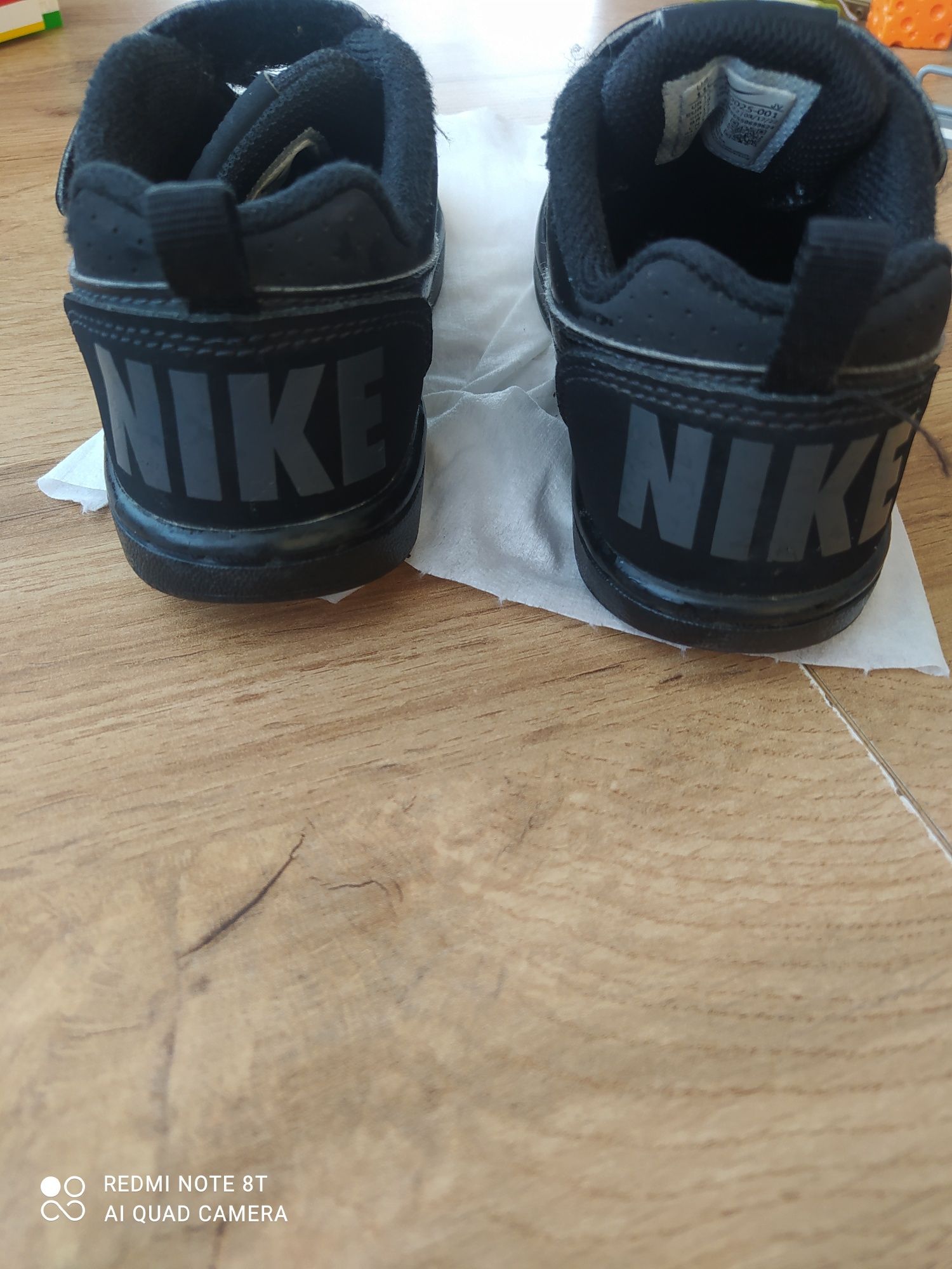 Buty chłopięce czarne nike roz. 28