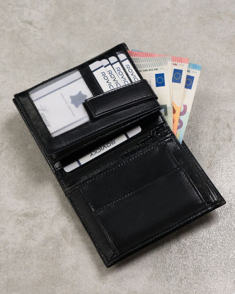 czarny, skórzany portfel męski z zabezpieczeniem rfid protect