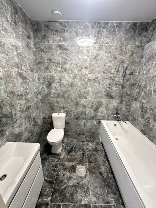 Новий ТАУНХАУС з новим ремонтом, м.Буча, вул.Києво-Мироцька.