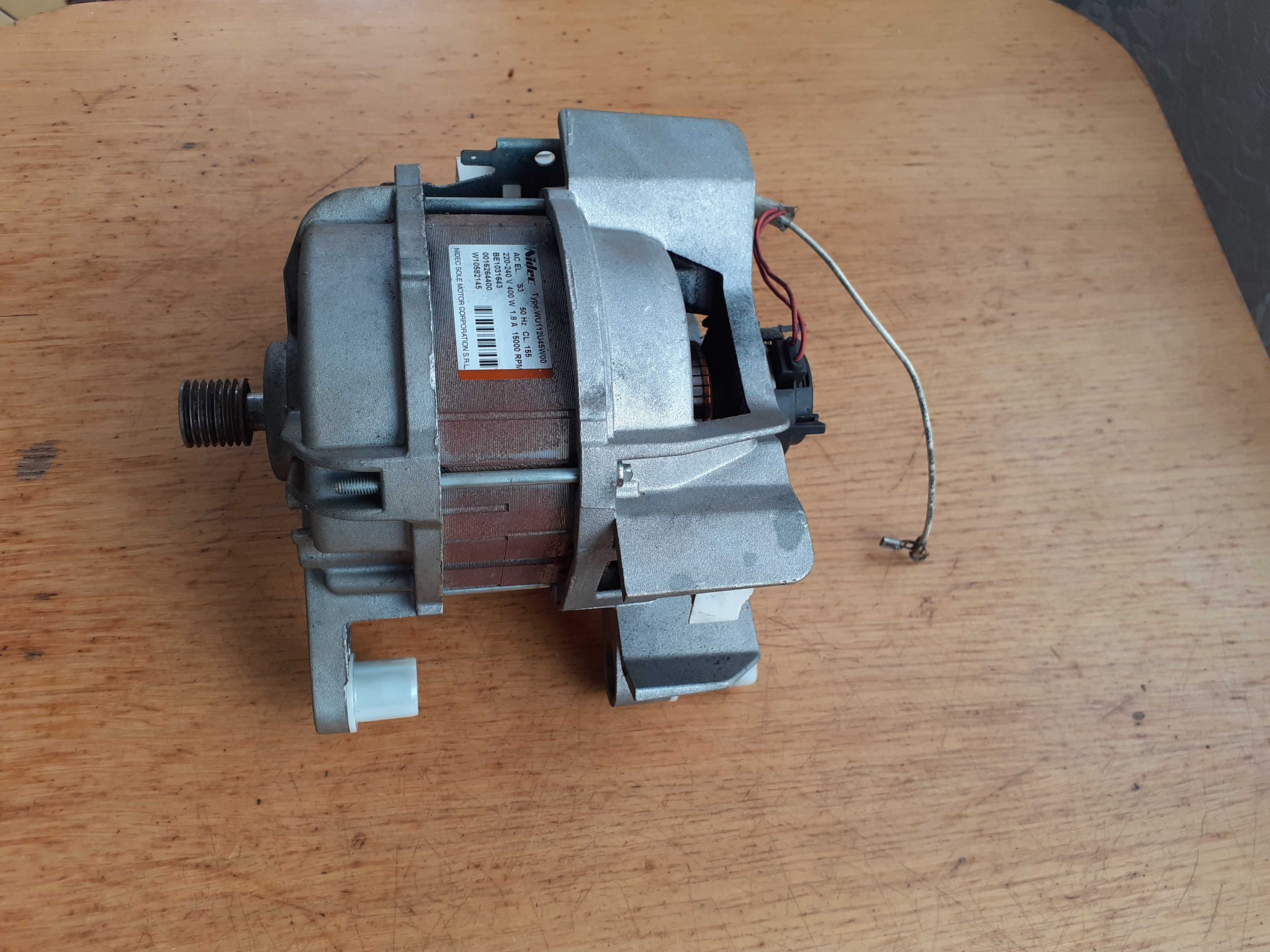 Silnik od pralki Indesit ITWA 51152 G