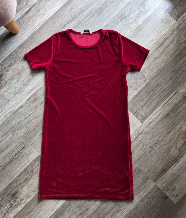 Sukienka 128 welurowa czerwona