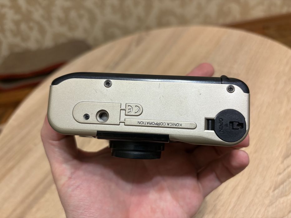 Пленочный фотоаппарат Konica Z-up 70 Super