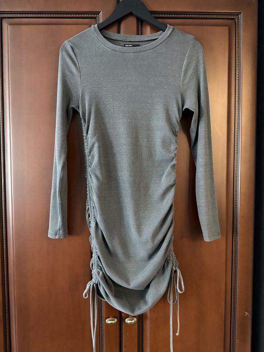 Плаття в рубчик на завязках по бокам