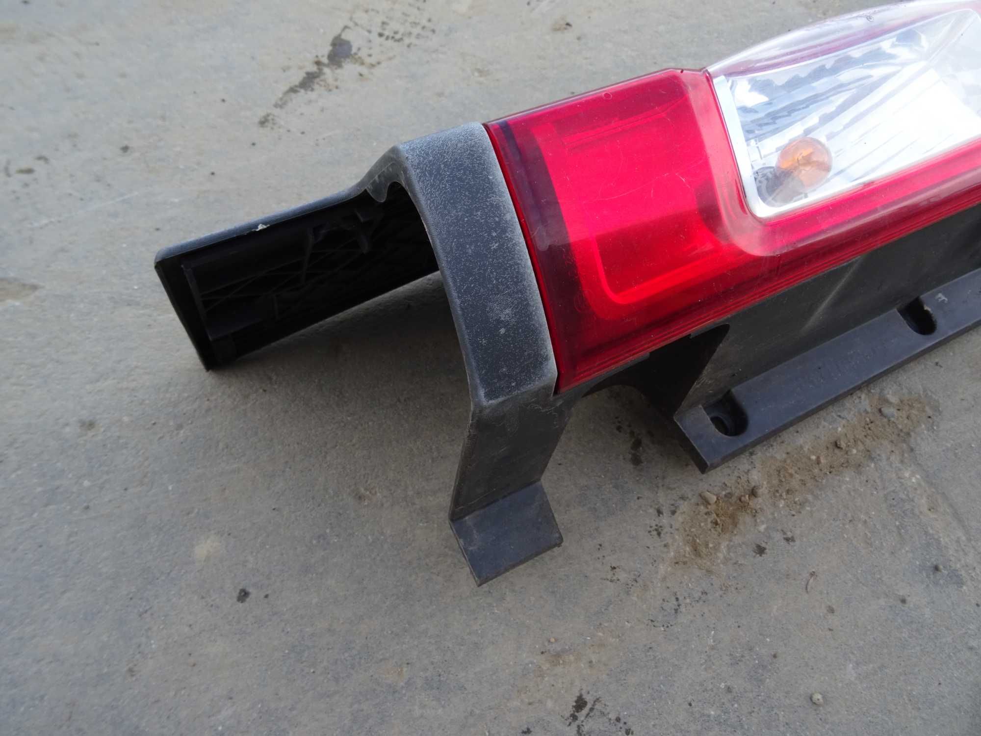 Lampa tył lewa Renault Trafic