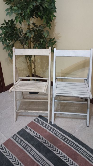 Cadeiras brancas bom