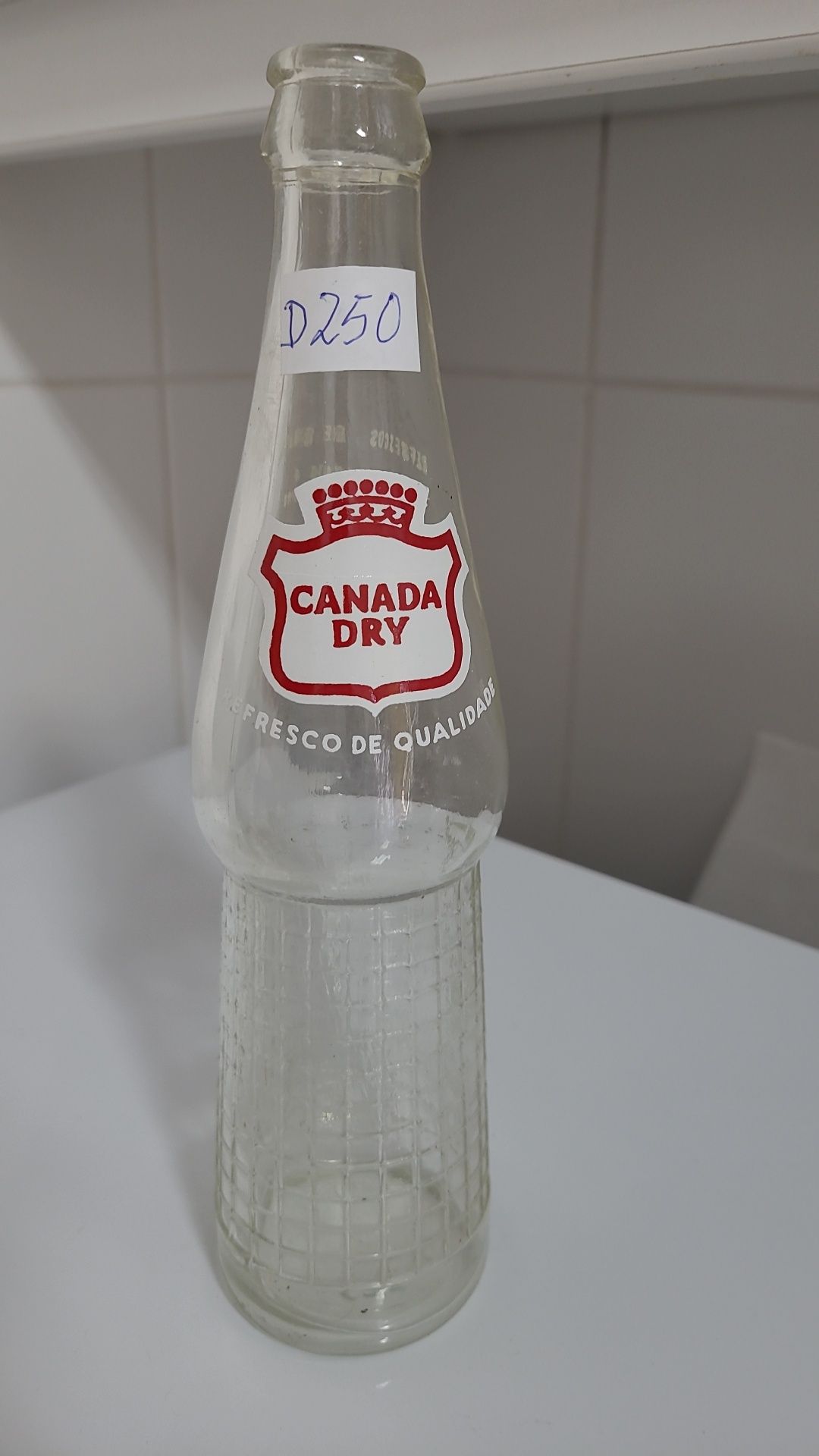 Garrafa antiga pirogravada Canada Dry 300cc