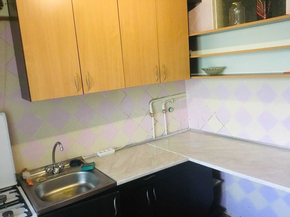 Продам 3 комн. квартиру 55 кв.м. на ул.Автозаводская 21 А,Куреневка