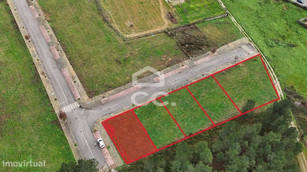 Lote de terreno destinado à construção de moradia, situado em uma loca