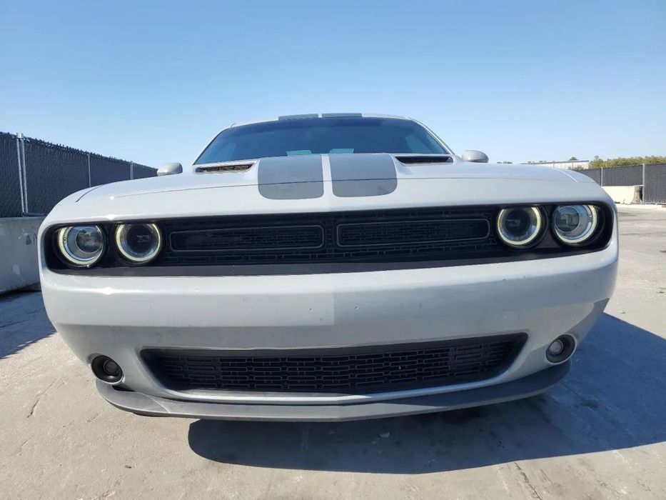 Dodge Challenger 3.6L V6 autko z 2019 roku w drodze do Polski!