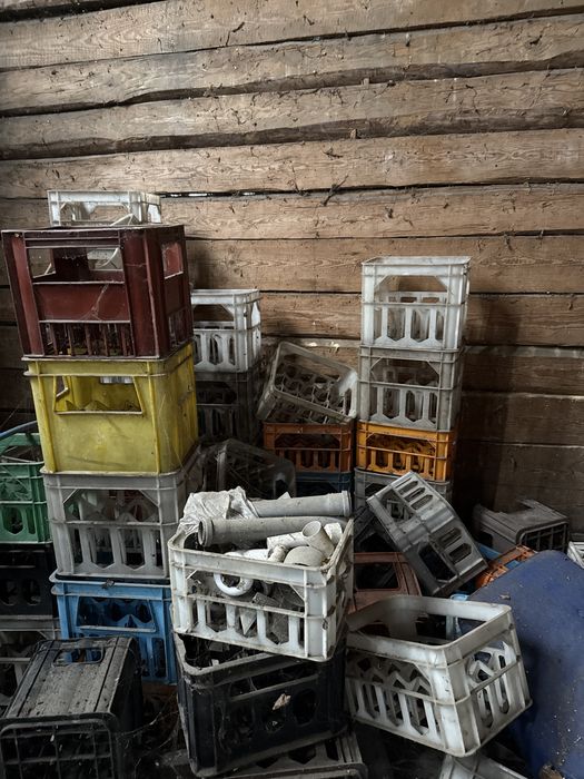 Oddam plastikowe skrzynki na napoje