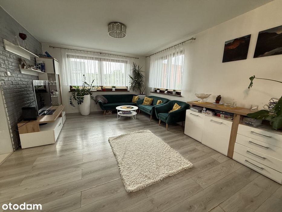 Przestronny dom w Ustce z ogrodem i garażem/217,74m2/ 415m2działka