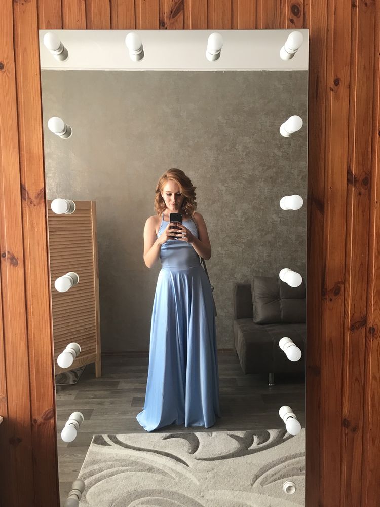 Вечірня сукня, блакитна