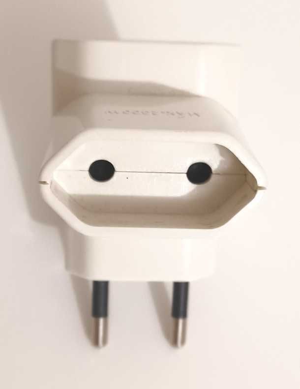 Tripla, Adaptador de corrente elétrica.