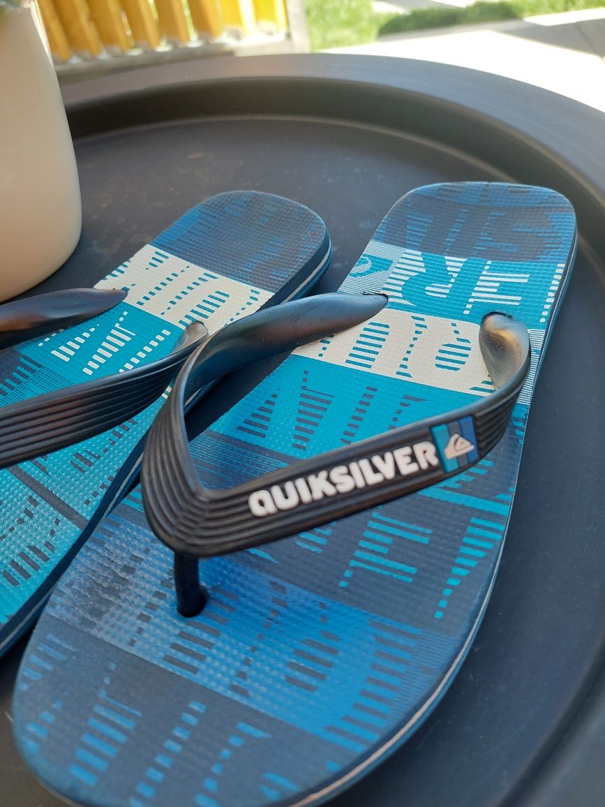 Klapki typu japonki marki Quiksilver
