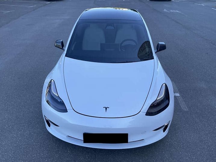 TESLA Model 3 2022