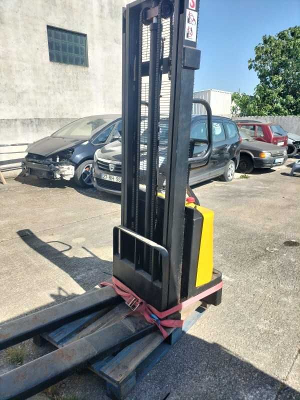 Porta Paletes Empilhador ,Stacker electrico 1000kg